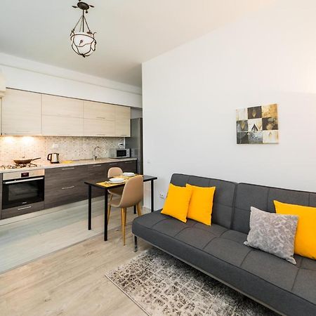 Panorama View Apartment 2Km To Palas Яш Екстериор снимка