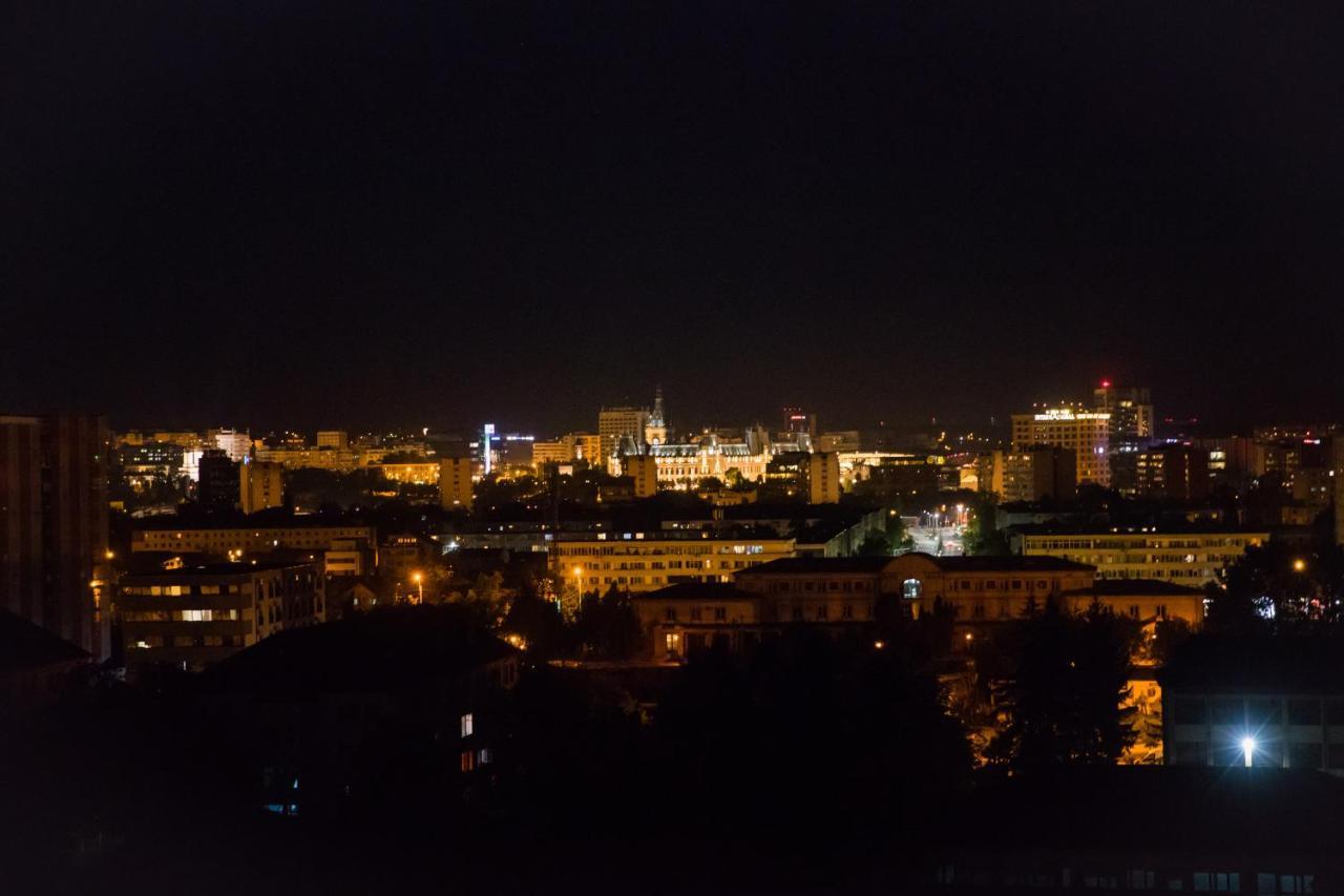 Panorama View Apartment 2Km To Palas Яш Екстериор снимка