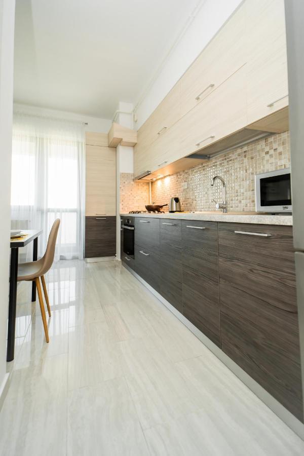 Panorama View Apartment 2Km To Palas Яш Екстериор снимка