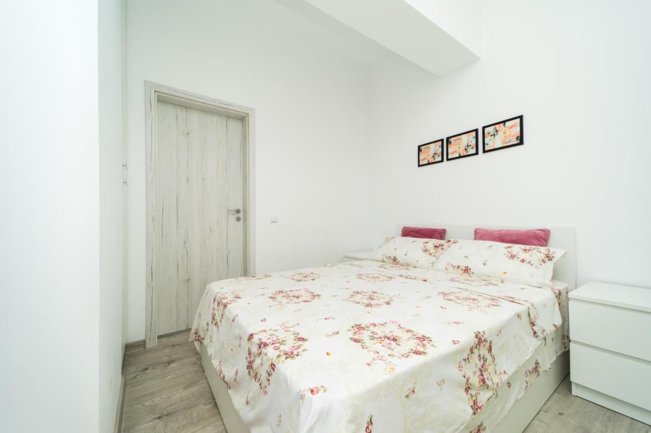 Panorama View Apartment 2Km To Palas Яш Екстериор снимка